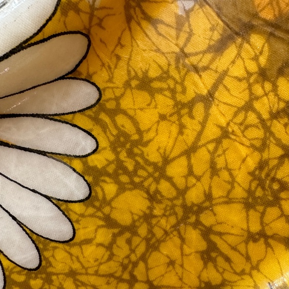 Traymold Fiberglass 16" Round Divided Serving Tray Yellow White Big Daisy Flower - Picture 7 of 15